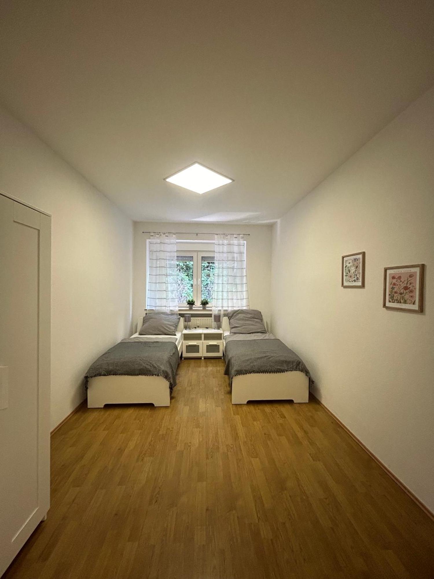 Gemuetliche Ferienwohnung - Voll Ausgestattet, Zentral Aber Ruhig ! 부퍼탈 외부 사진